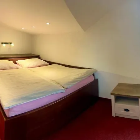 Guest house Tenis - Centrum 3*